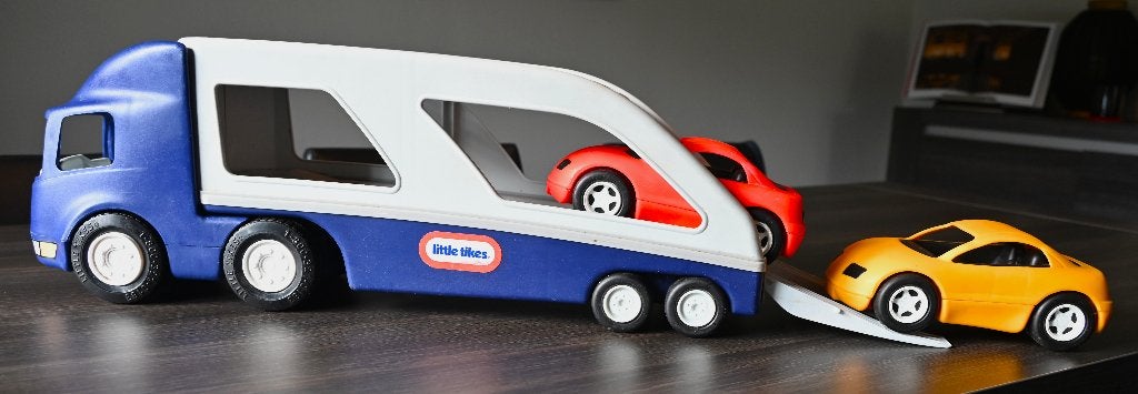 Prachtige camion lengte 70 cm plus 2 sportieve auto's, Ophalen, Zo goed als nieuw