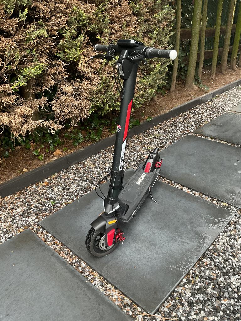 Elektrische step Ducati Pro III R – premium model - RFid, Ophalen, Zo goed als nieuw, Elektrische step (E-scooter), Ducati