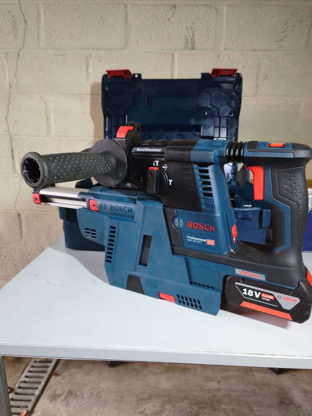 Bosch Professional GBH 18V-26 F + GDE 13V-16 – complete set, Gebruikt, Boor- en/of Breekhamer, Ophalen of Verzenden, Klopboormechanisme