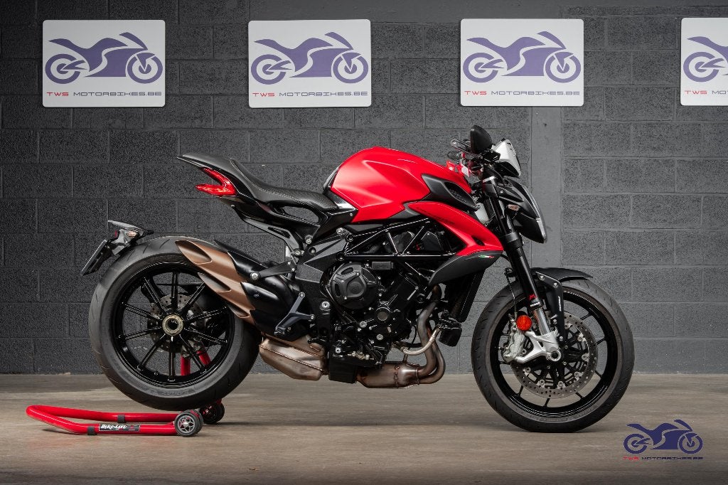 Mv Agusta Dragster 800 Rosso - 13.500 km, Motoren, Occasion, Motorrijbewijs A, Bedrijf, 3 cilinders
