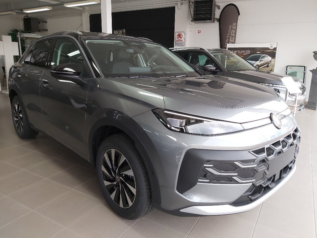 Volkswagen New T-Roc1.5 eTSI M-HEV, Auto's, Volkswagen, 730 kg, 1498 cc, 4 cilinders, LED verlichting