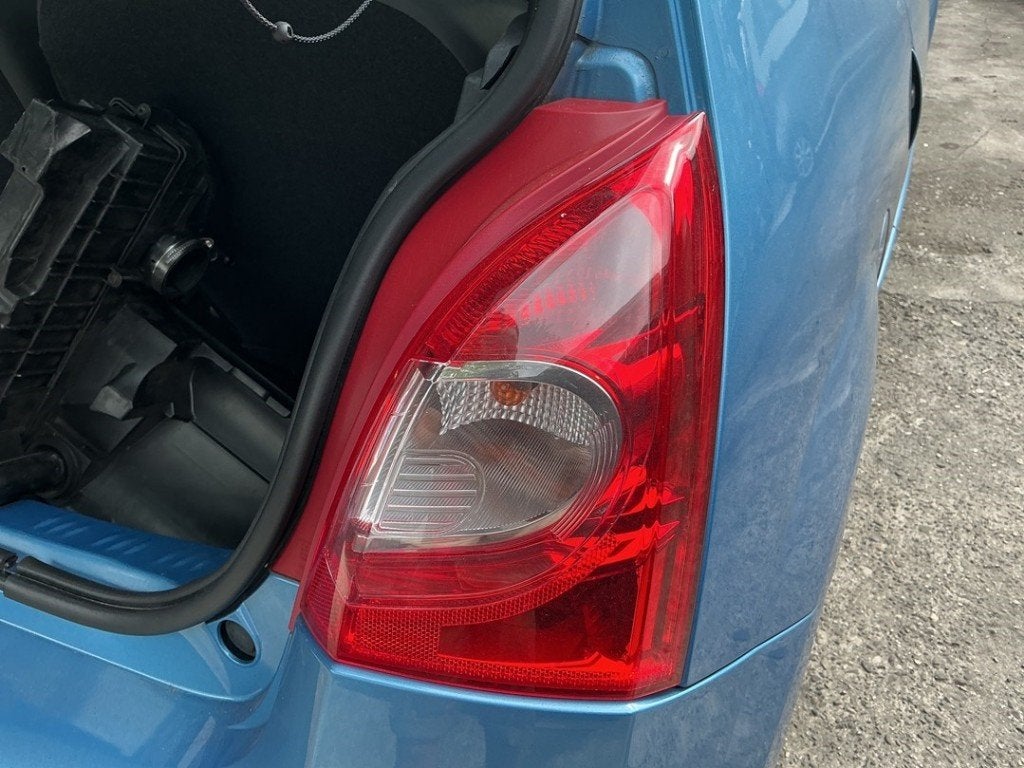 ACHTERLICHT RECHTS Renault Twingo II (CN) (01-2007/09-2014), Gebruikt, Renault, Peter-Huppertz-Straße 5
51063  Köln, DE, Dialog.deutschland@renault.de