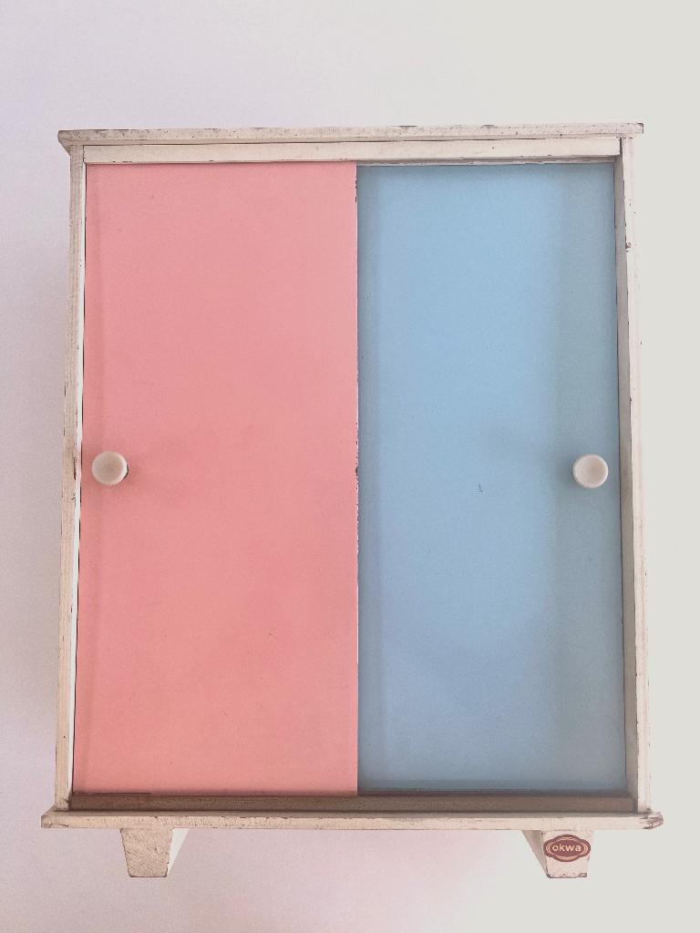 Vintage poppenkledingkastje, Kinderen en Baby's, Speelgoed | Poppenhuizen, Gebruikt, Accessoires, Ophalen of Verzenden