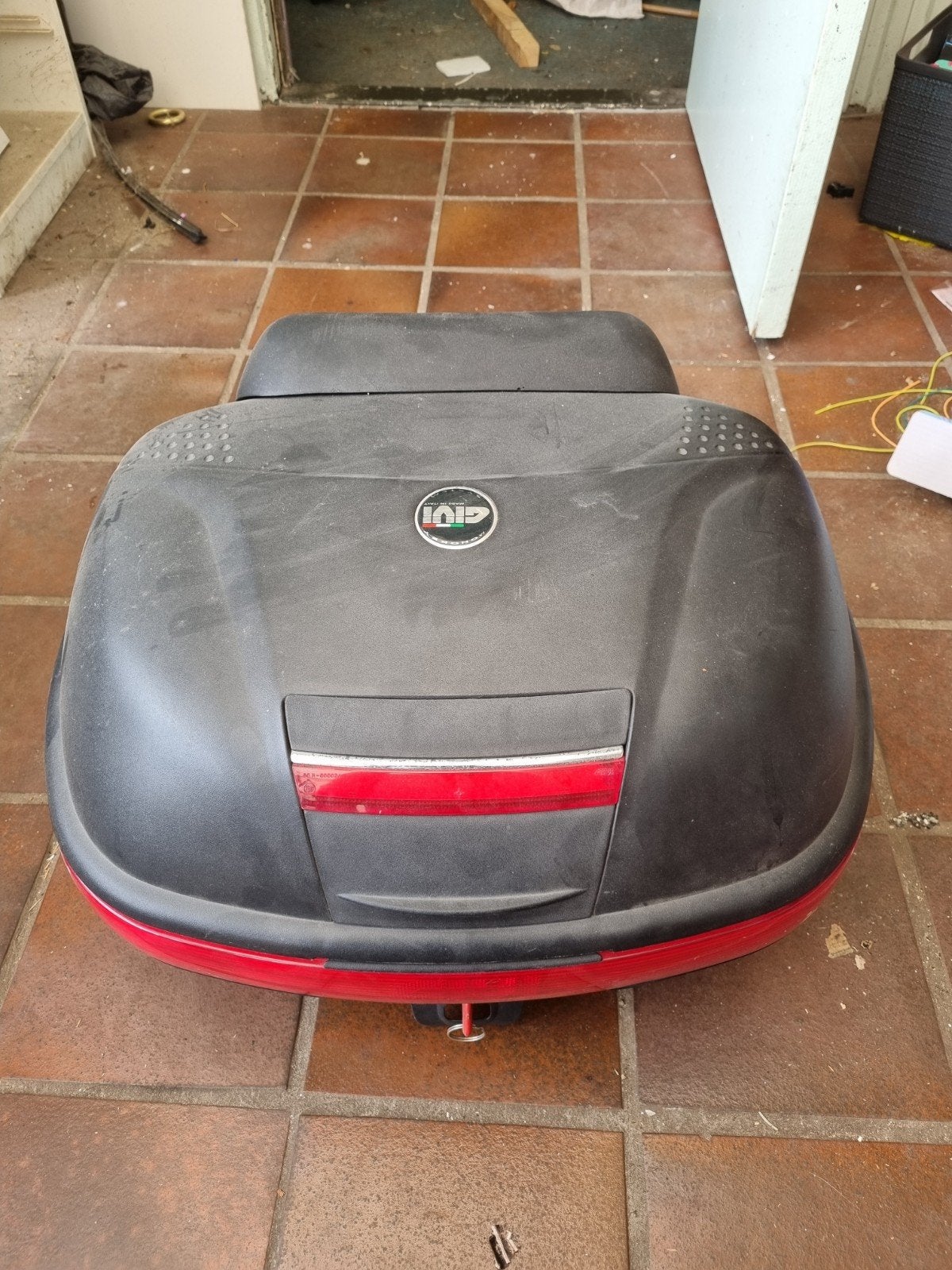 Givi motorkoffer, Motoren, Ophalen