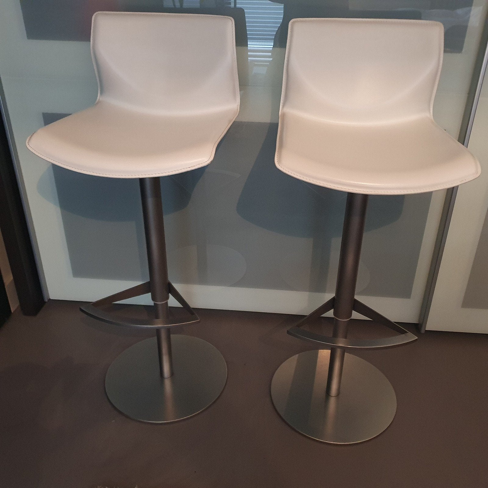 ***3x Lapalma Kai design barkrukken NIEUWSTAAT!!(wit leder)*, Maison & Meubles, 3 tabourets, Comme neuf, Enlèvement, Cuir