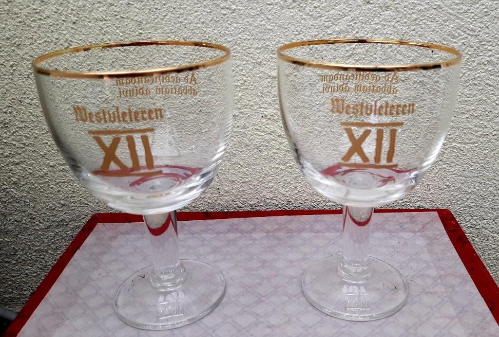 2 Speciale kleine bier glazen van Westvleteren...., Verzamelen, Glas en Drinkglazen, Ophalen