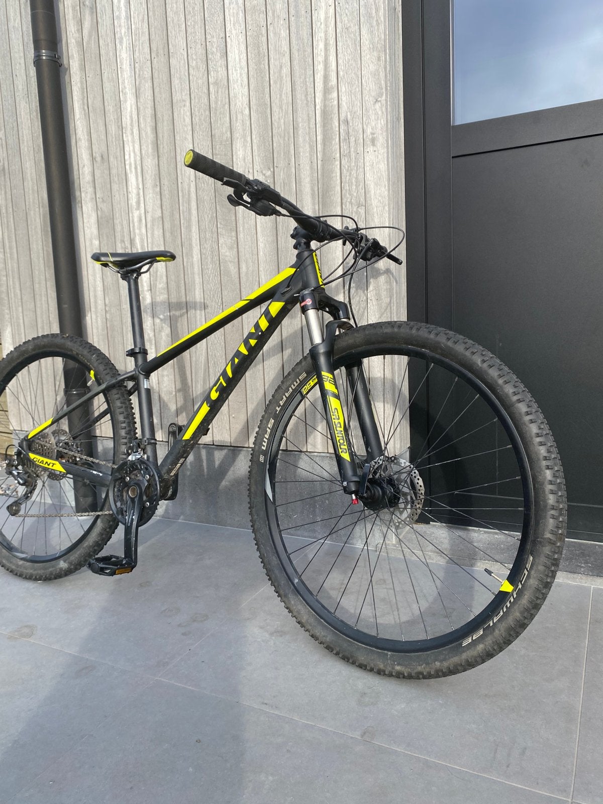 Vélo de montagne Giant S - jaune noir, Enlèvement, Comme neuf, Giant