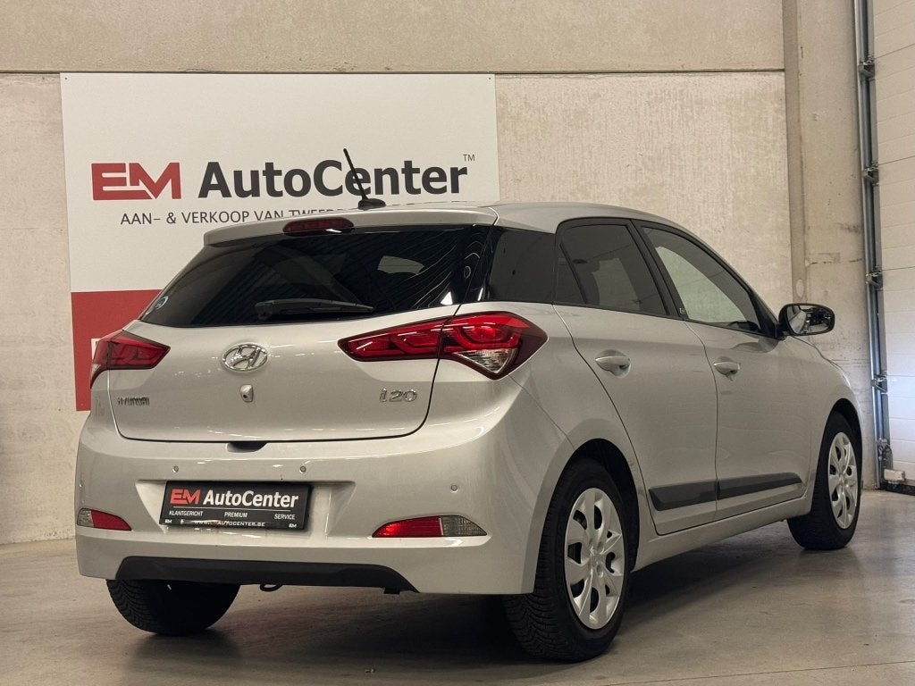 Hyundai i20 1.2i benzine GO! Camera-Airco-LaneA-Cruise-1Ste, Autos, Argent ou Gris, Achat, Euro 6, Entreprise