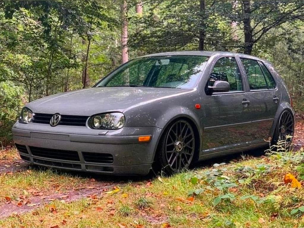 VW GOLF 4 Nardò, Argent ou Gris, Achat, Boîte manuelle, Noir