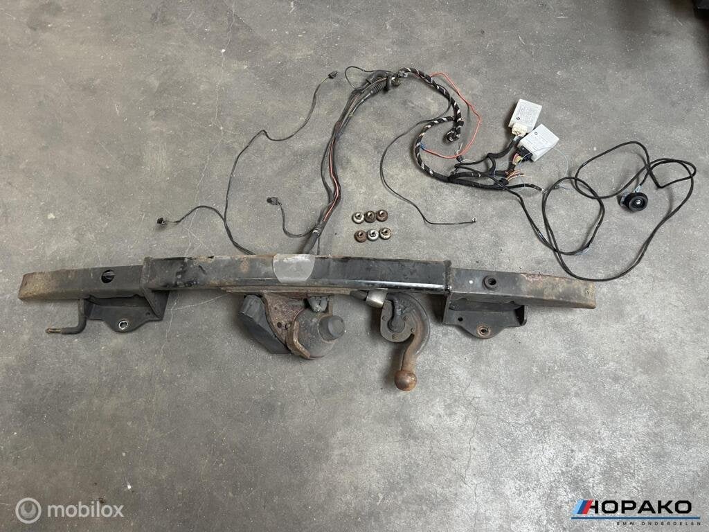 Trekhaak wegdraaibaar elektrisch BMW 3 serie E90 E91 E92, Auto-onderdelen, Gebruikt, Einsteinlaan 5 rijswijk, Bmw, Ophalen of Verzenden