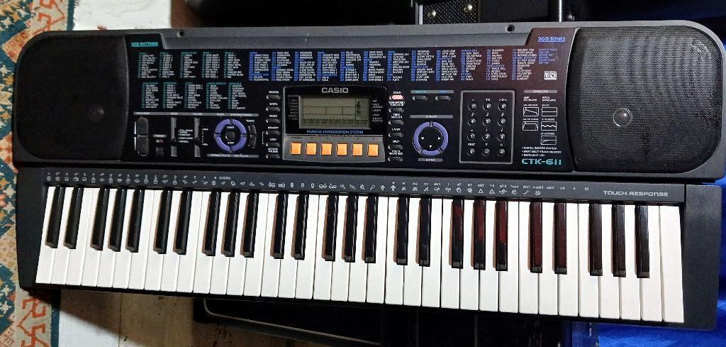 CASIO Top studio controler MIDI IN OUT, Musique & Instruments, Claviers, Comme neuf, Enlèvement, Sensitif, 61 touches
