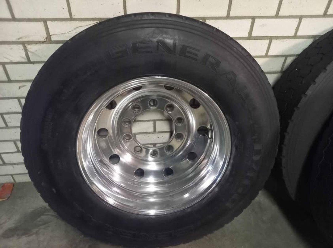 Pneus pour camions. sans jantes, Enlèvement
