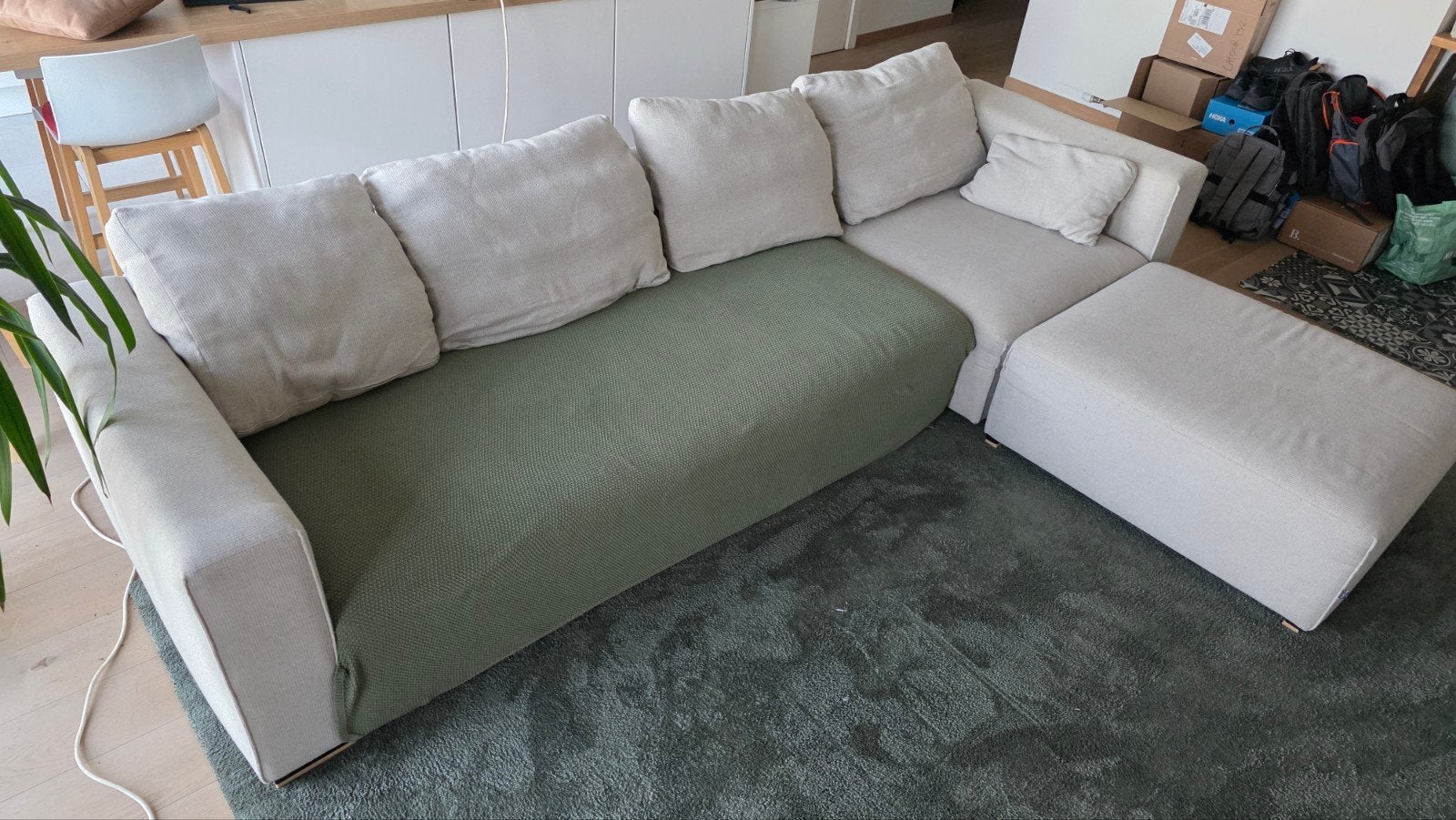 Grand canapé d'angle beige avec pouf – confortable, Enlèvement