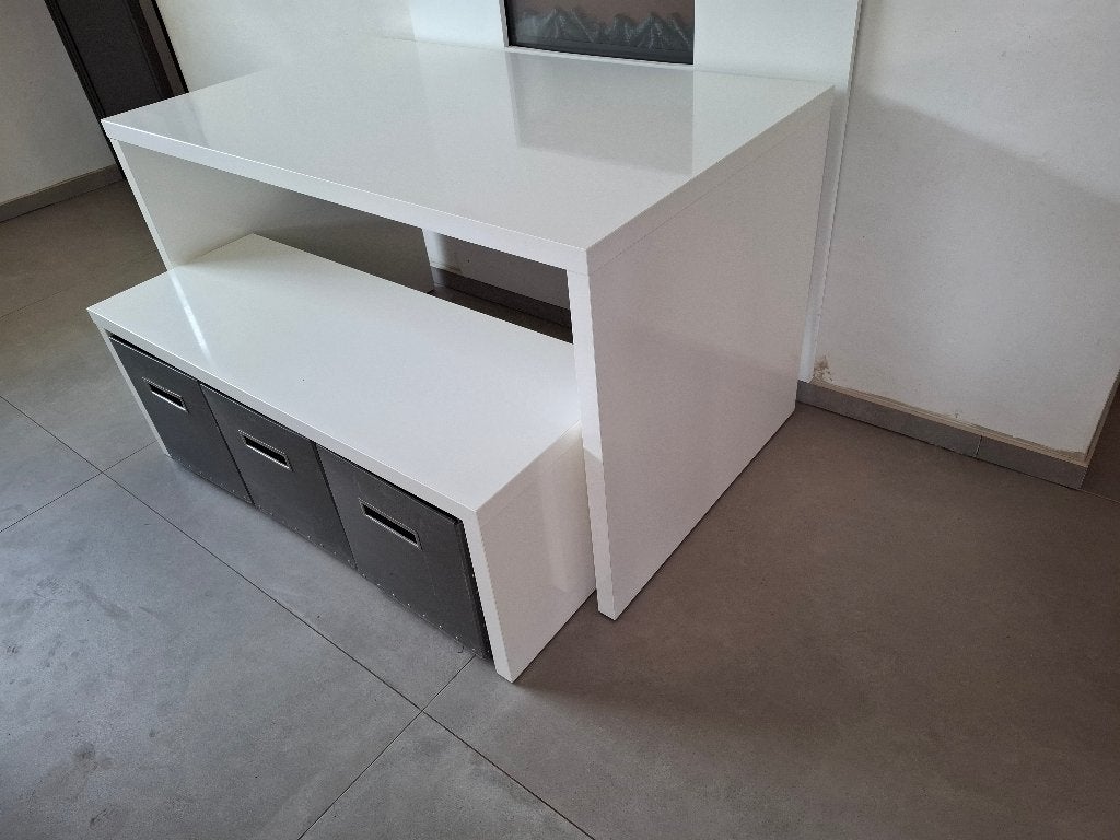 Table avec 2 bancs et 6 coffres, 100 à 150 cm, Quatre personnes, Enlèvement, Utilisé