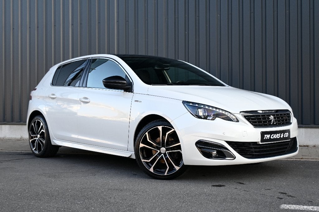 Peugeot 308 GT line 130PK Pano, Led, Camera, Leder, cruise, Voorwielaandrijving, Lane Keeping Assist, 1199 cc, Leder