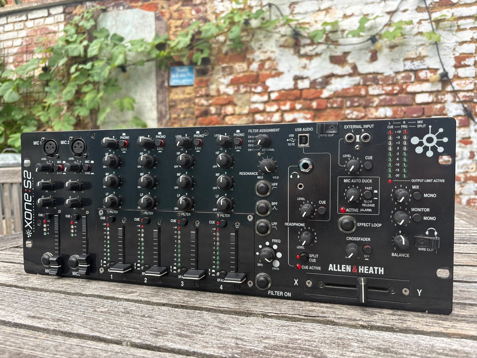Console de mixage Allen & Heath Xone S2, Enlèvement, Comme neuf, Entrée micro