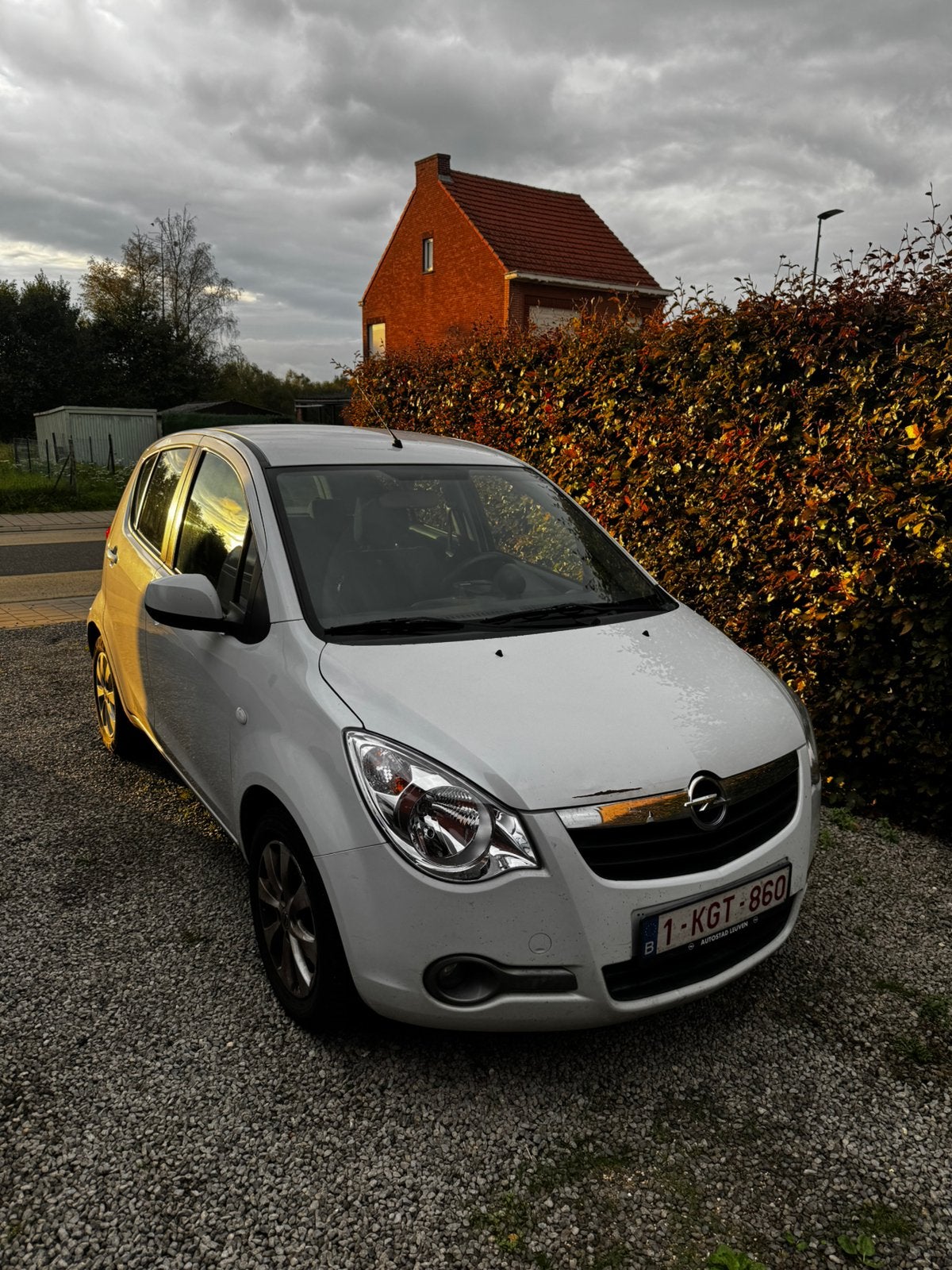 Opel agila 2013 handgeschakeld 1.2, Voorwielaandrijving, Zwart, Wit, 5 deurs