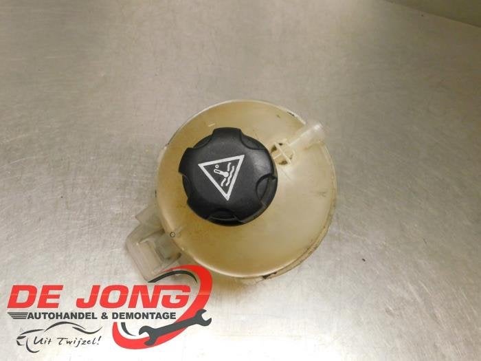 Réservoir d'expansion d'un Peugeot 5008, -, 3 mois de garantie, Utilisé, -