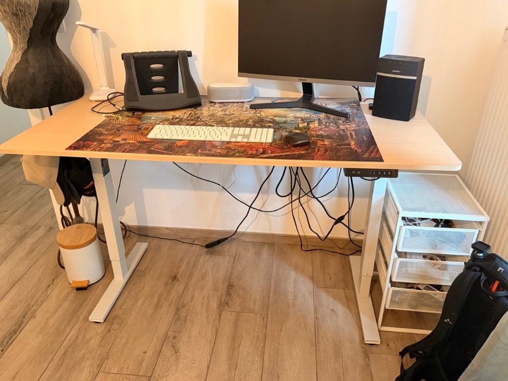 Bureau électrique HOMAVO - 140x70 cm, Maison & Meubles, Bureaux, Autres marques, Bureau assis-debout, Électrique, Comme neuf