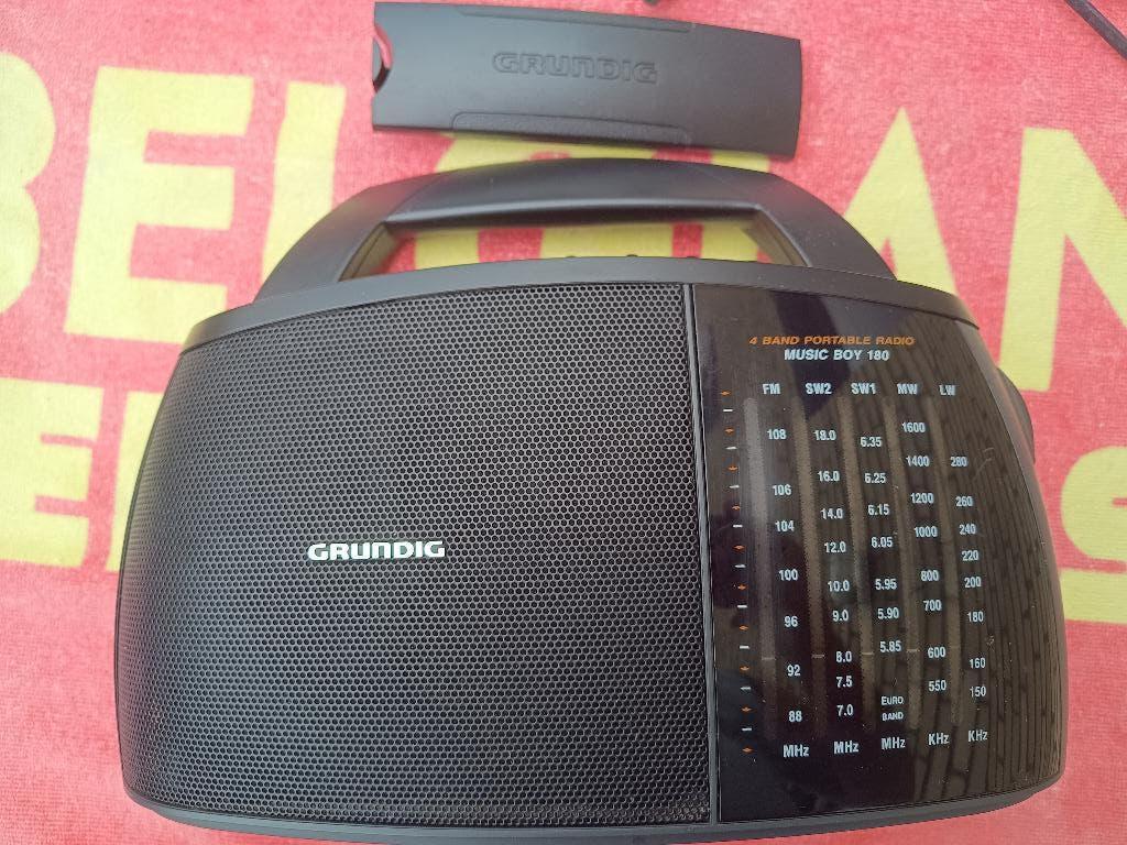 Radio grundig music boy 180, Audio, Tv en Foto, Ophalen of Verzenden, Gebruikt, Wereldontvanger