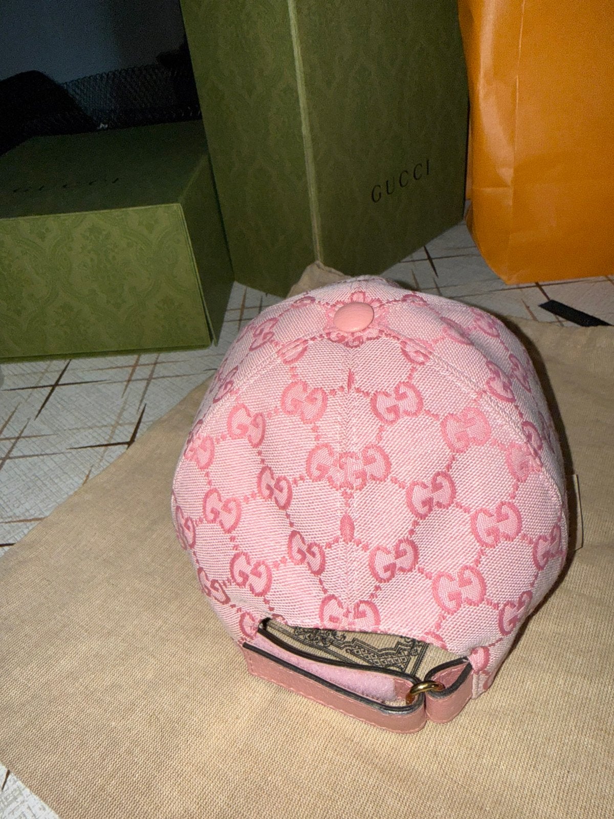Gucci Dubai roze pet, Ophalen of Verzenden, Zo goed als nieuw, Pet
