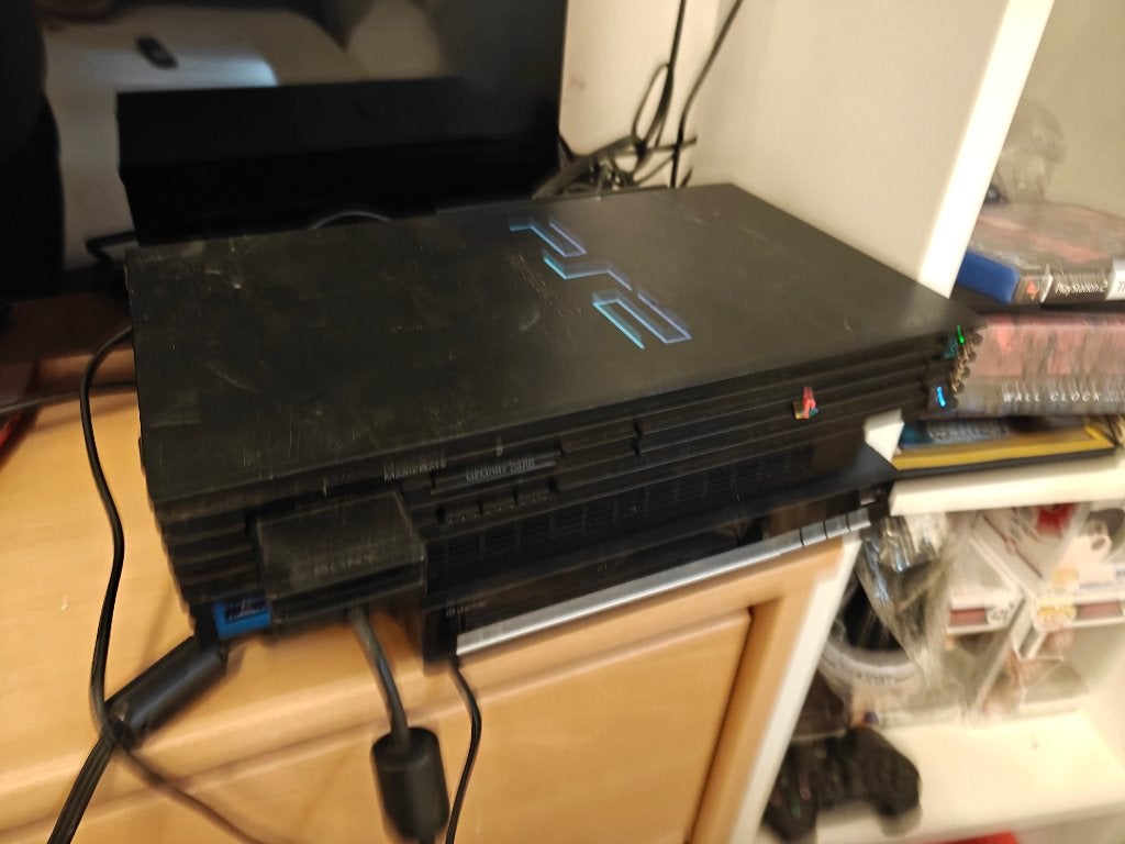 Playstation 2 phat voor onderdelen (werkt), Games en Spelcomputers, Spelcomputers | Sony PlayStation 2, Ophalen, Gebruikt, Met 1 controller