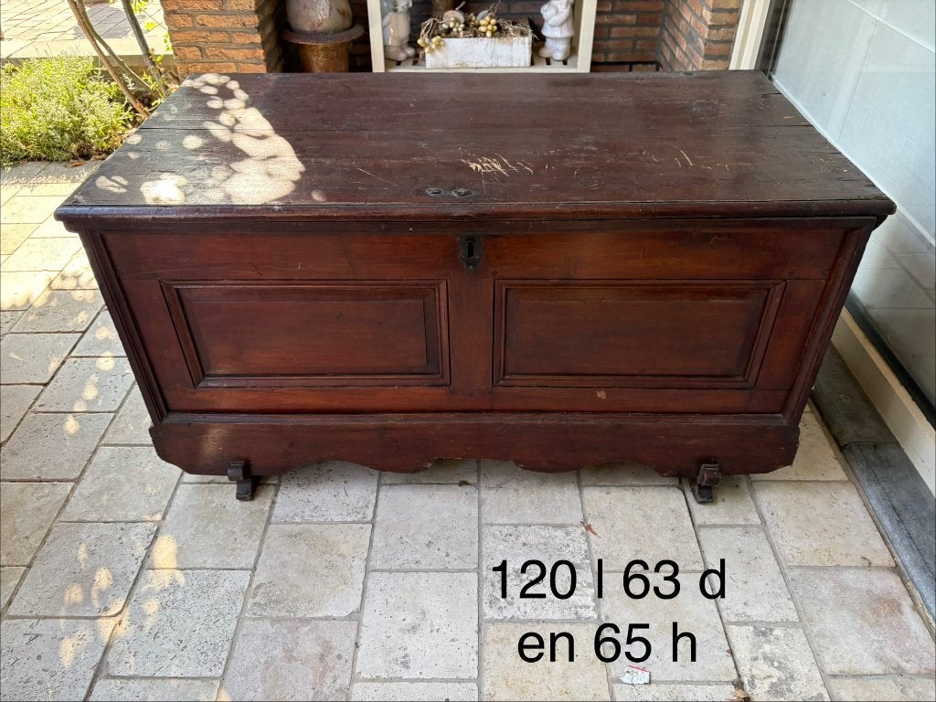 Grote antieke koffer, Enlèvement