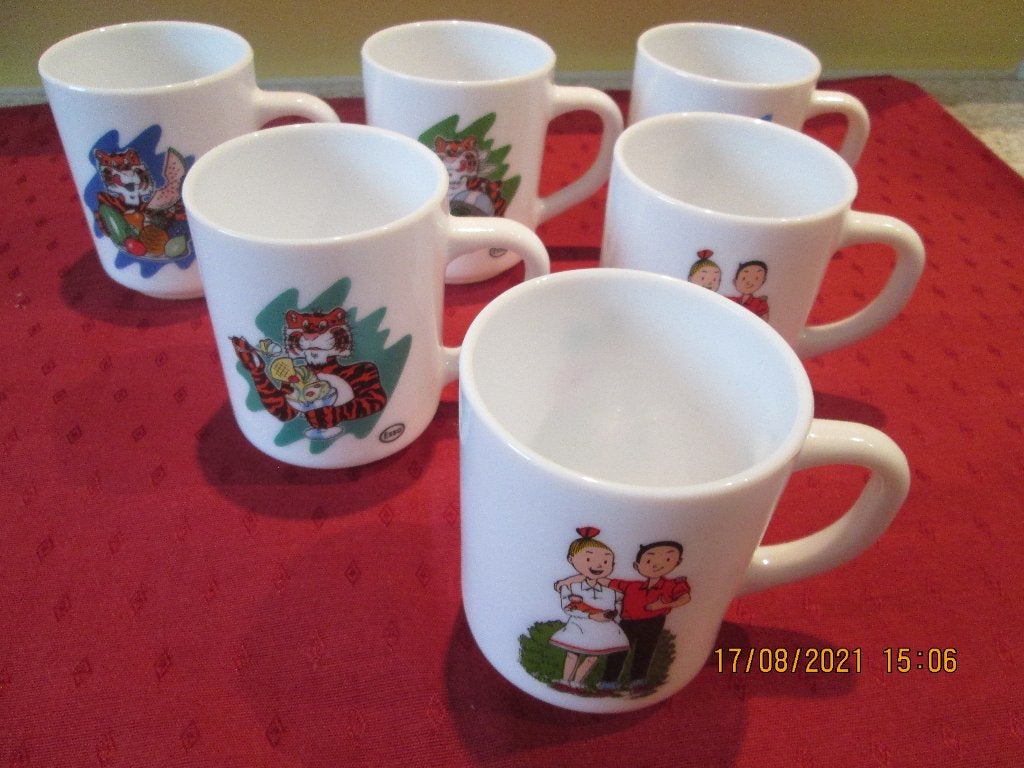 Mugs (6) vintage en Arcopal « ESSO » et « BOB et BOBETTE », Verzamelen, Stripfiguren, Nieuw, Gebruiksvoorwerp, Suske en Wiske