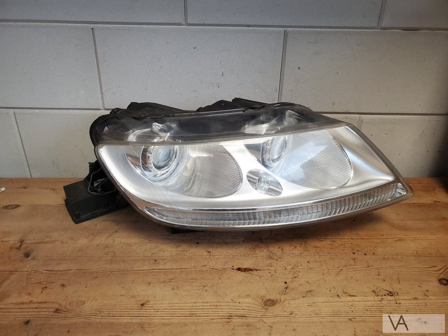 VW Phaeton 3d 2002 -2010 xenon koplamp rechts met bocht €150, Auto-onderdelen, Gebruikt, -, Volkswagen, -