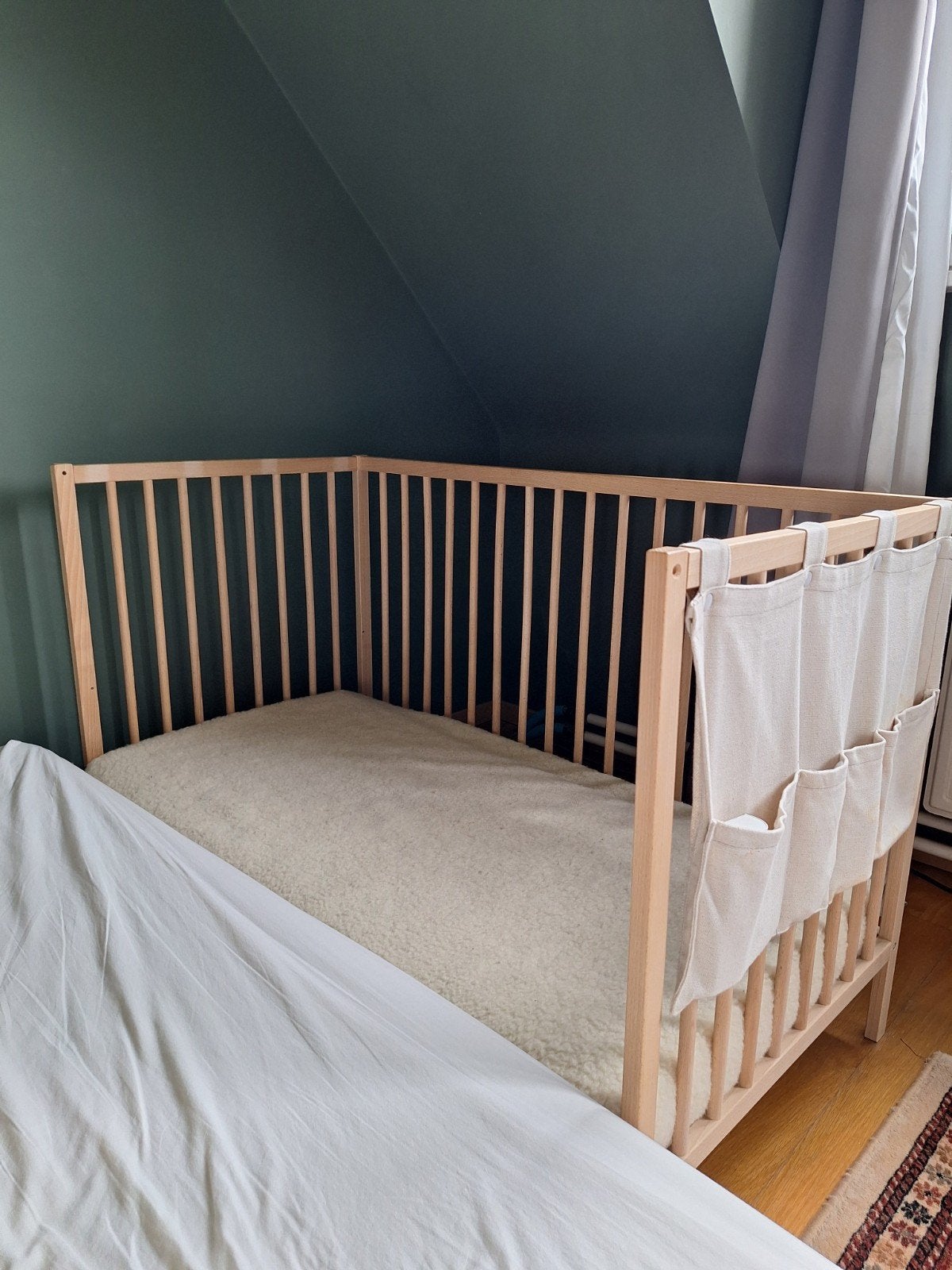 IKEA SNIGLAR ledikant / babybedje – omgebouwd tot co-sleeper, Kinderen en Baby's, Ophalen, Matras