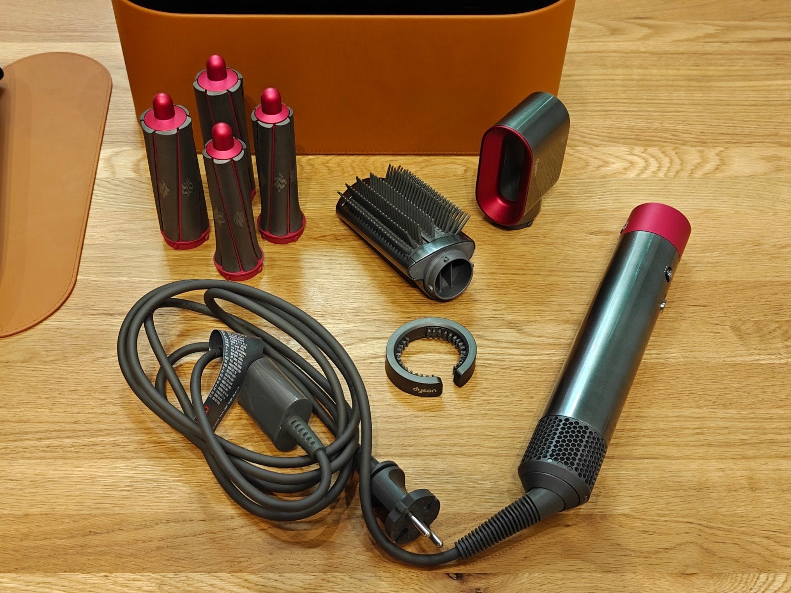 Dyson Airwrap HS01 fuschia et argent - Comme neuf, Bijoux, Sacs & Beauté, Enlèvement, Comme neuf, Sèche-cheveux