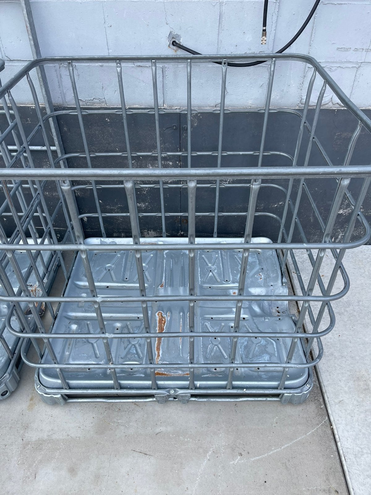 Cages IBC, Bricolage & Construction, Comme neuf, Enlèvement, 50 cm ou plus, 60 cm ou plus