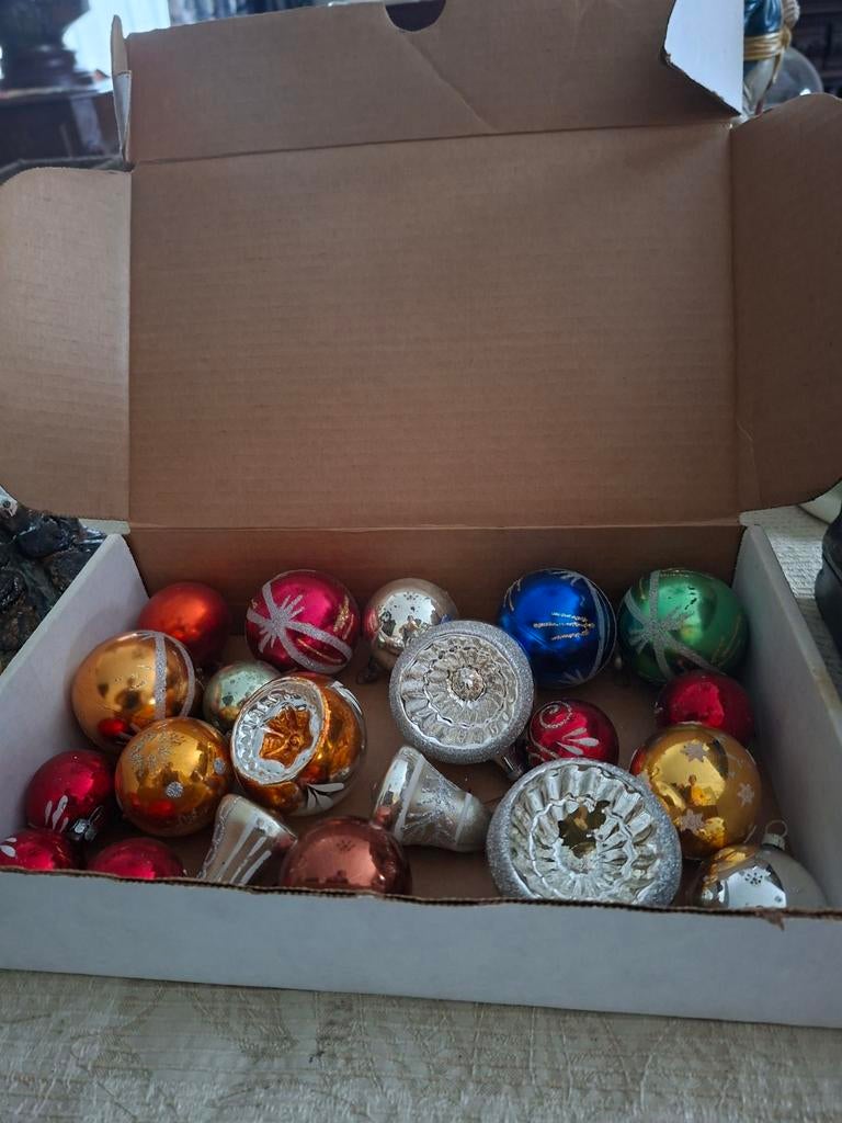 Oude kerst bollen, Ophalen