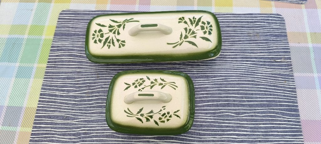 2 plats avec couvercle  22/10 cm. Et.  12/10 cm hauteur, Antiquités & Art, Antiquités | Céramique & Poterie, Enlèvement ou Envoi