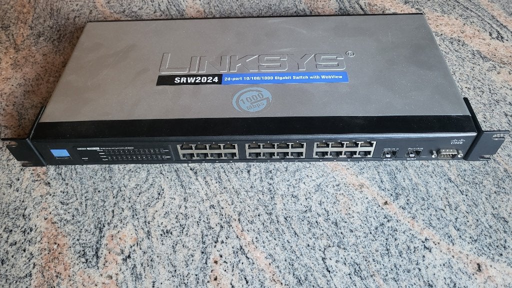 24 Port Gigabit Switch, Computers en Software, Netwerk switches, Ophalen, Gebruikt