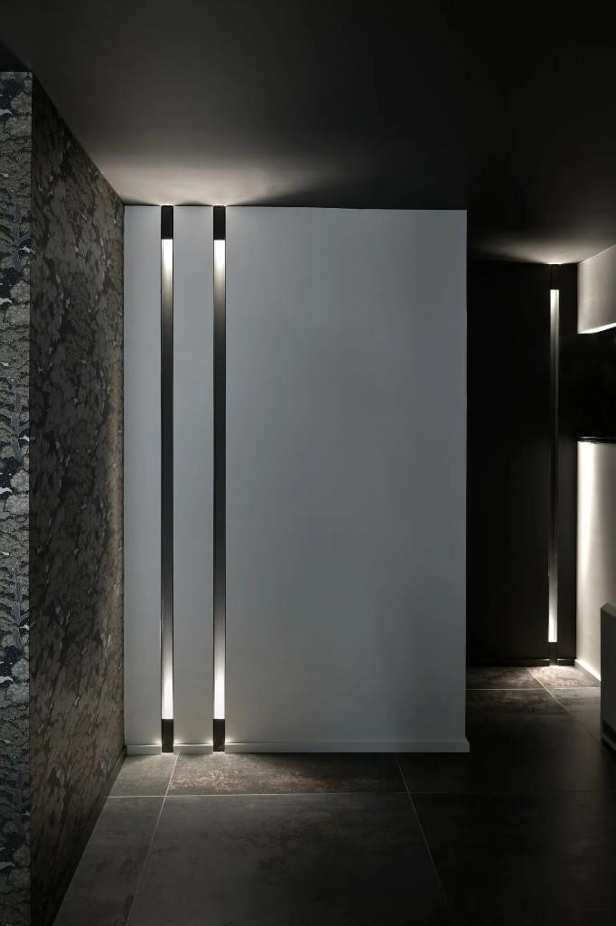 Wandlicht Kreon 2035 mm hoog - 80 mm breed - 2 stuks, Ophalen, Nieuw, Design wandarmaturen