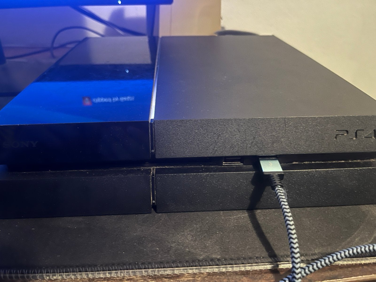Version 9.50 pour PS4, 500 GB, Avec 1 manette, Comme neuf, Enlèvement