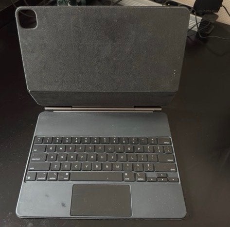 Clavier apple magickeyboard pour ipad 13p, Ophalen, 13 inch of meer, Overige modellen, Zwart