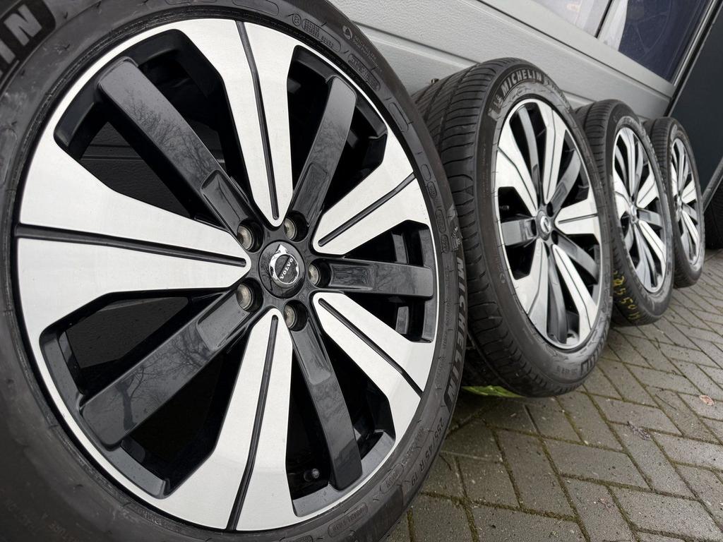 Orginele 19 inch Volvo XC40 EC40 EX40 C40 velgen zomerbanden, Auto-onderdelen, Banden en Velgen, Banden en Velgen, Zomerbanden