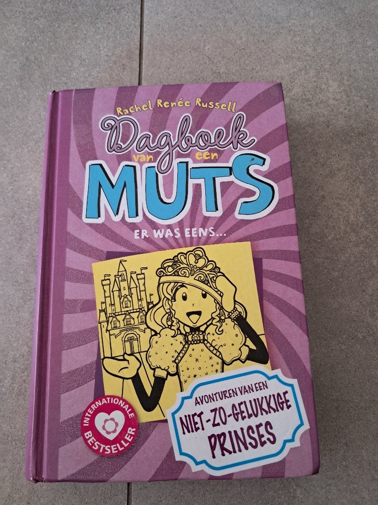 Dagboek van een muts - Deel 8: Er was eens, Boeken, Ophalen of Verzenden, Zo goed als nieuw, Rachel Renée Russell, Fictie