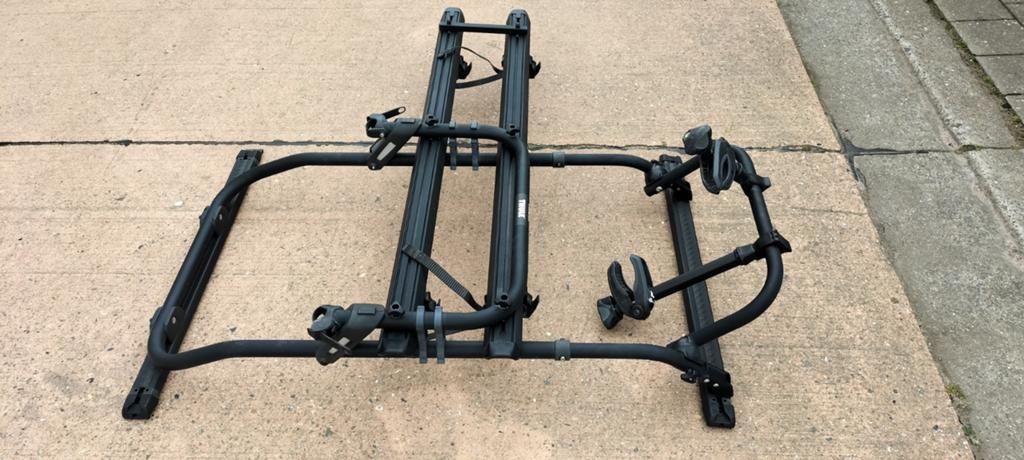 Zwarte fietsendrager Thule te koop, Gebruikt, 2 fietsen, Elektrische fiets, Achterklepdrager