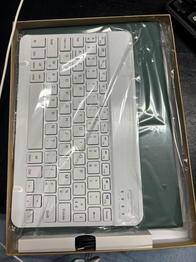 Universele Tablet Keyboard + Case Bluetooth – New, Ophalen, Zo goed als nieuw, Draadloos