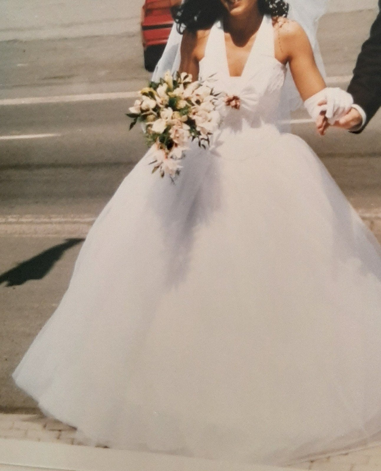 Robe de mariée avec le voile et long gant blanc, Vêtements | Femmes, Vêtements de mariage & Accessoires de mariage, Enlèvement