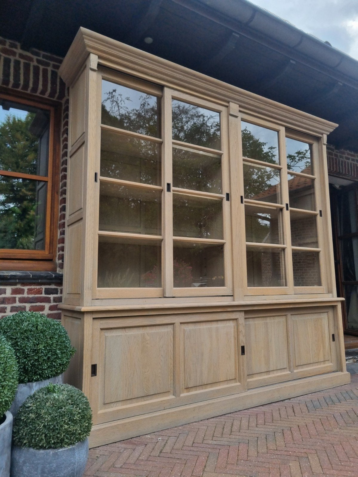 eiken flamant buffetkast/vitrinekast ART:182/26, Ophalen, Met deur(en), 200 cm of meer, .