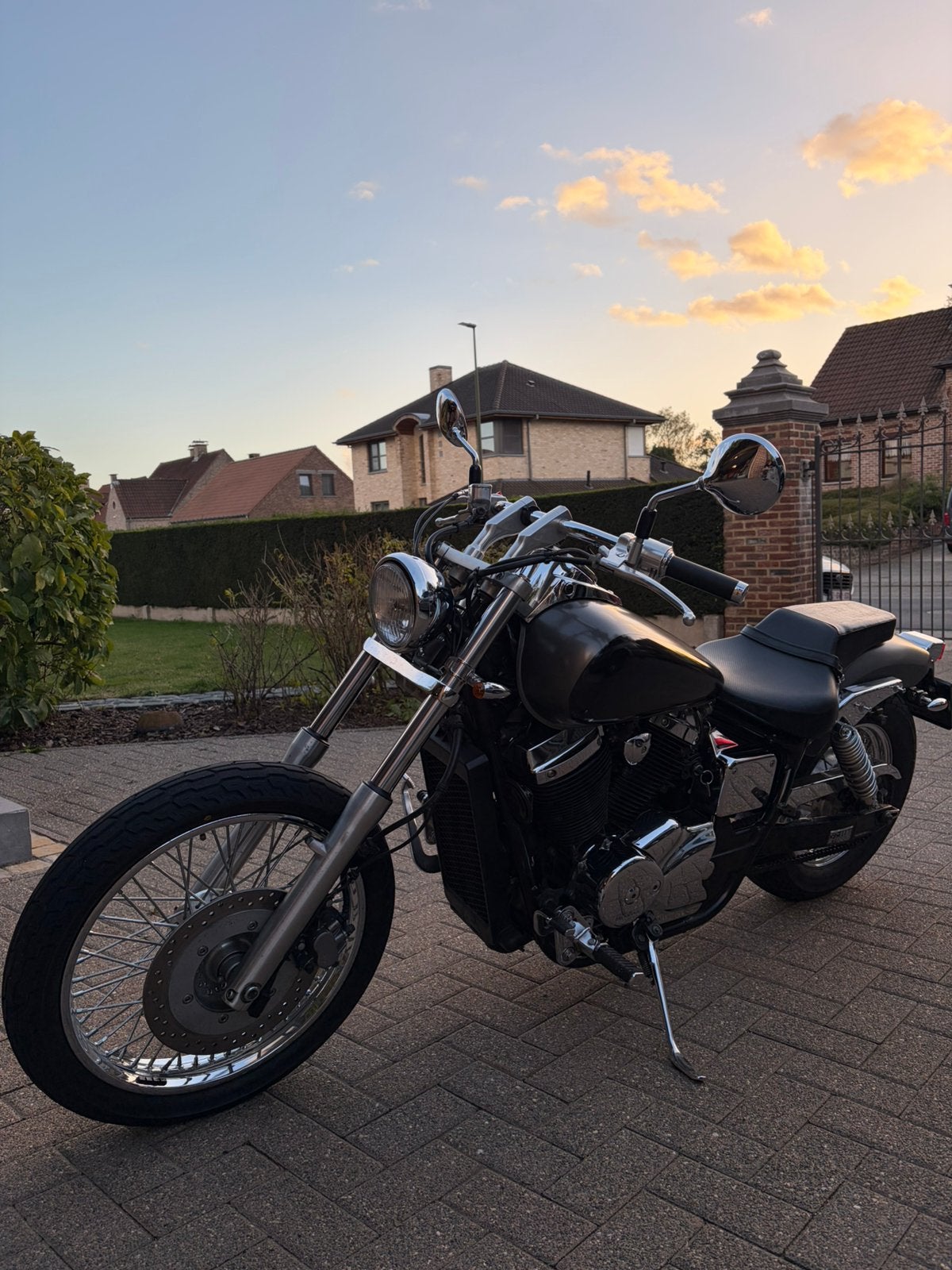 Honda Shadow VT750 DC BLACK WIDOW 2000, Motos, Occasion, 2 cylindres, Particulier, Permis Moto A2 minimum