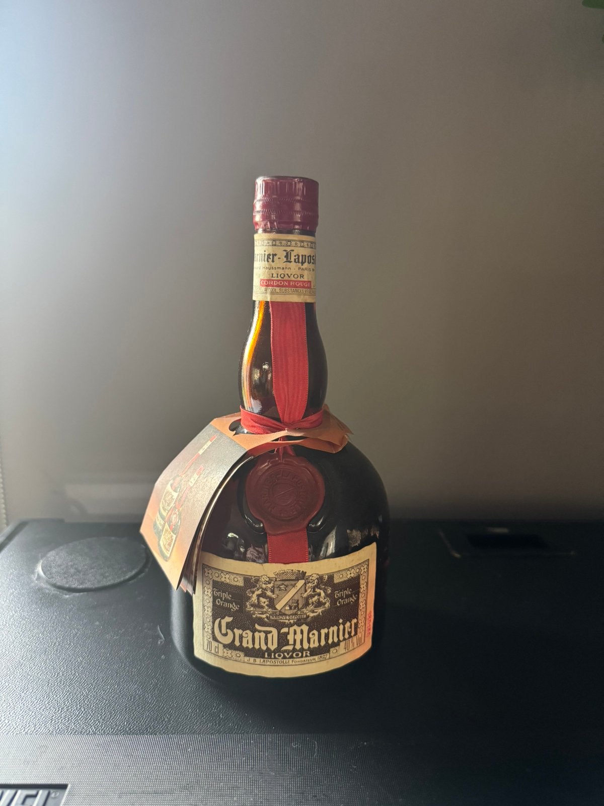 Oude gesloten fles grand marnier (vol), Verzamelen, Wijnen, Ophalen of Verzenden, Zo goed als nieuw, Vol