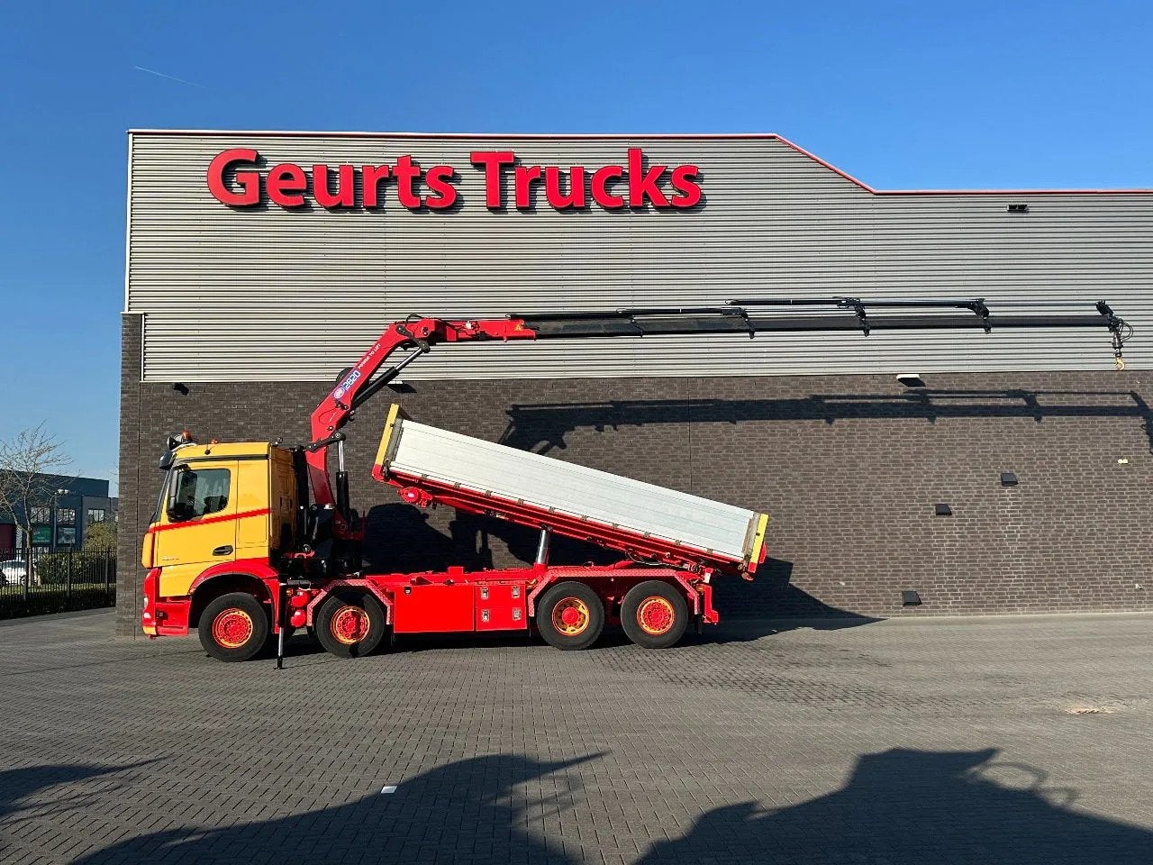 Mercedes-Benz Arocs 3253 L ENA 8X2/4 HMF2820 KRAAN / KRAN/ C, Diesel, Te koop, BTW verrekenbaar, Automaat