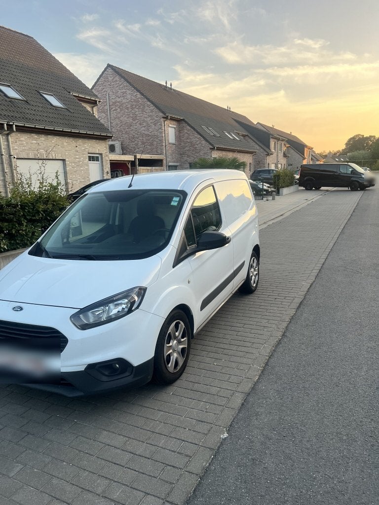 Ford Transit Courier 1.5 TDCi lichte vracht 2021 - btw-wagen, Autos, Camionnettes & Utilitaires, Bluetooth, Achat, Euro 6, 2 places