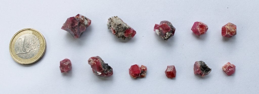 11 mini GRENAT GROSSULAIRE ROSE du MEXIQUE, Enlèvement ou Envoi, Minéral