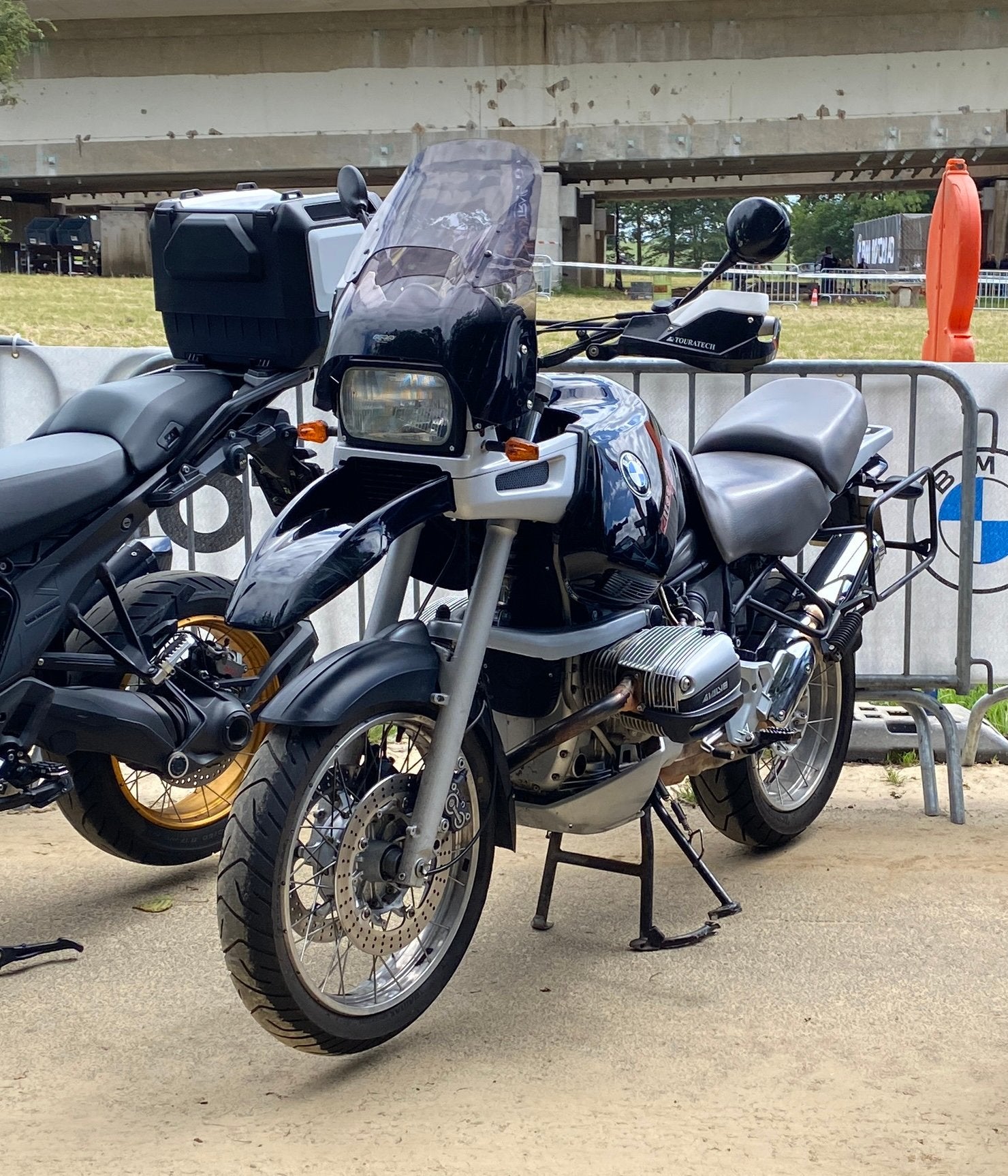 GEZOCHT - Dominator (of andere) uitlaat voor BMW R1100GS, Particulier